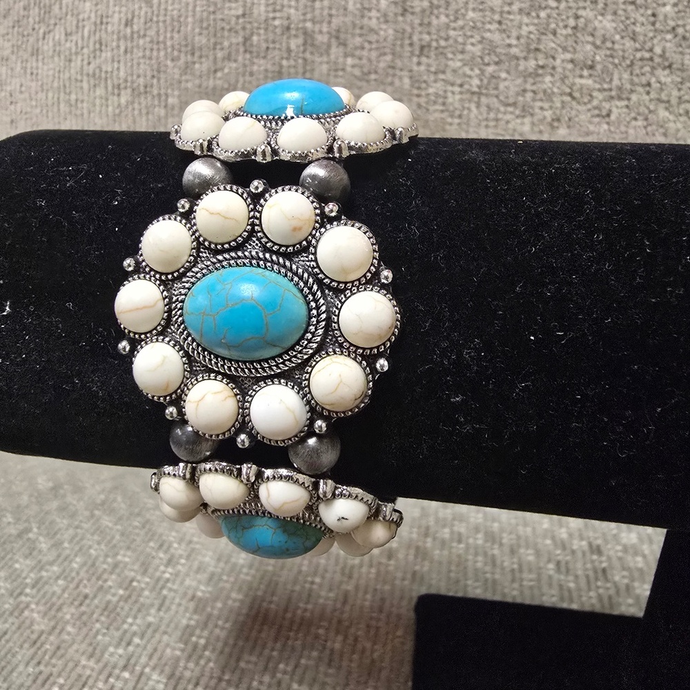 Cream and Turquoise Stretch Bracelet